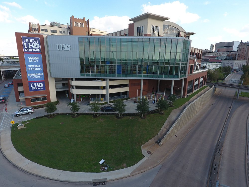 uhdowntown's tweet image. Looking to transfer from a community college or another university? Come learn more about UHD at our Transfer Thursday event on Oct. 3. Learn more...bit.ly/345TQVp 
@HCCDistrict @LoneStarCollege @LeeCollege @SanJacCollege @wcjclife