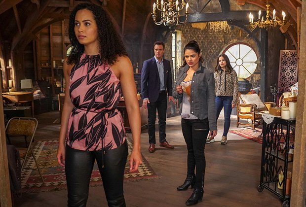 #Charmed Season 2 Trailer Thrusts the Sisters Into a Supernatural War (Exclusive) tvline.com/2019/09/27/cha…