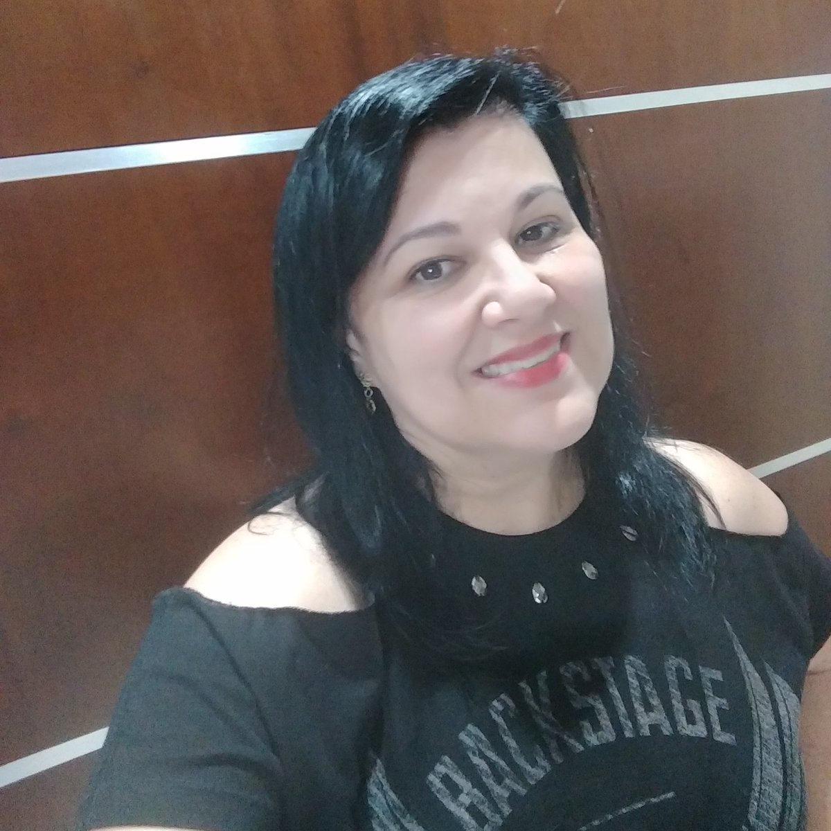 yarabpr's tweet photo. #bonjovimemories #bonjovicuritiba 🇧🇷 https://t.co/WN0pbst3GD