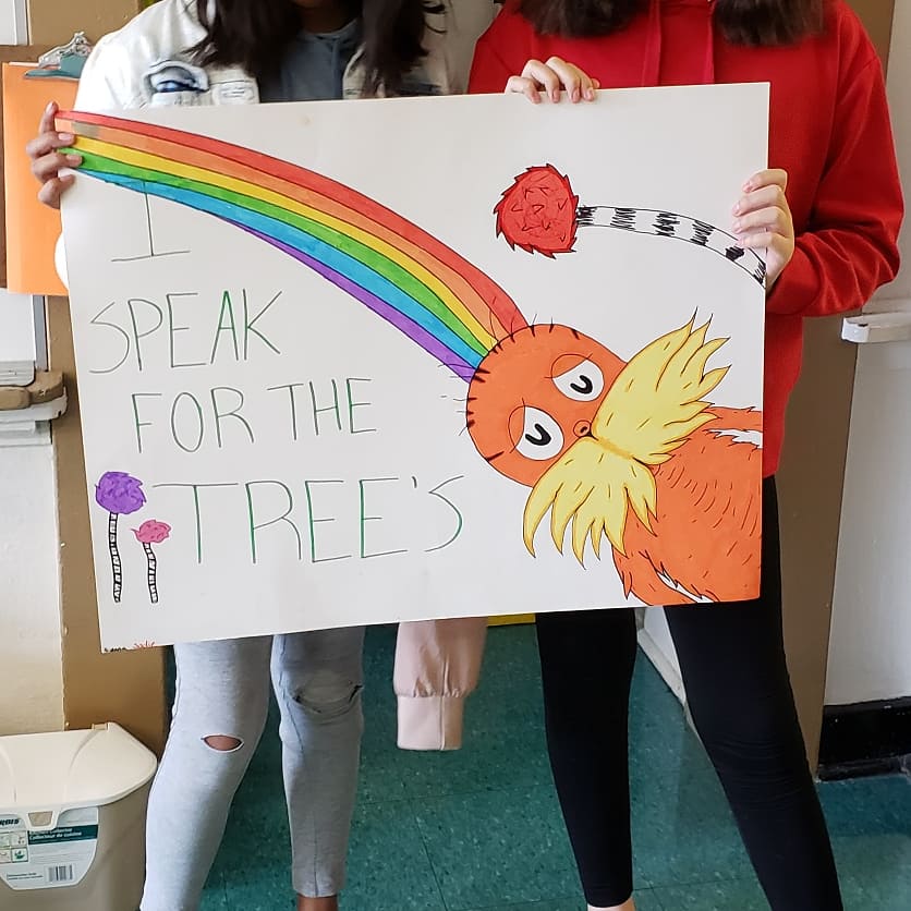 _Mrs_Foreman_'s tweet photo. The students and staff @LuxtonSchool went on strike, and marched for this beautiful planet we all call home. https://t.co/QOERYaA90w