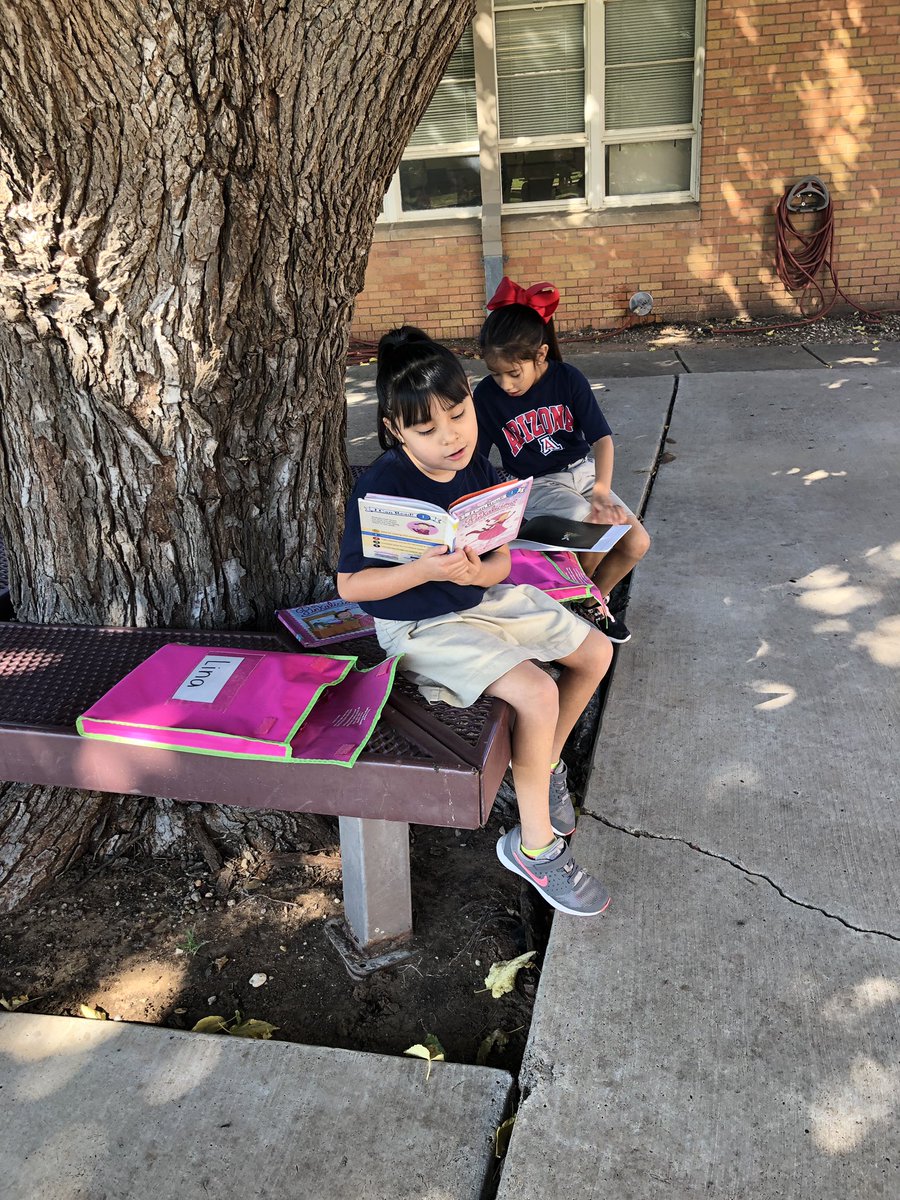 mphillipsLISD's tweet photo. We celebrated the end of the 1st six weeks by moving our independent reading time outside! We’re taking advantage of this summer weather for as long as we can! https://t.co/htDWejcKzT