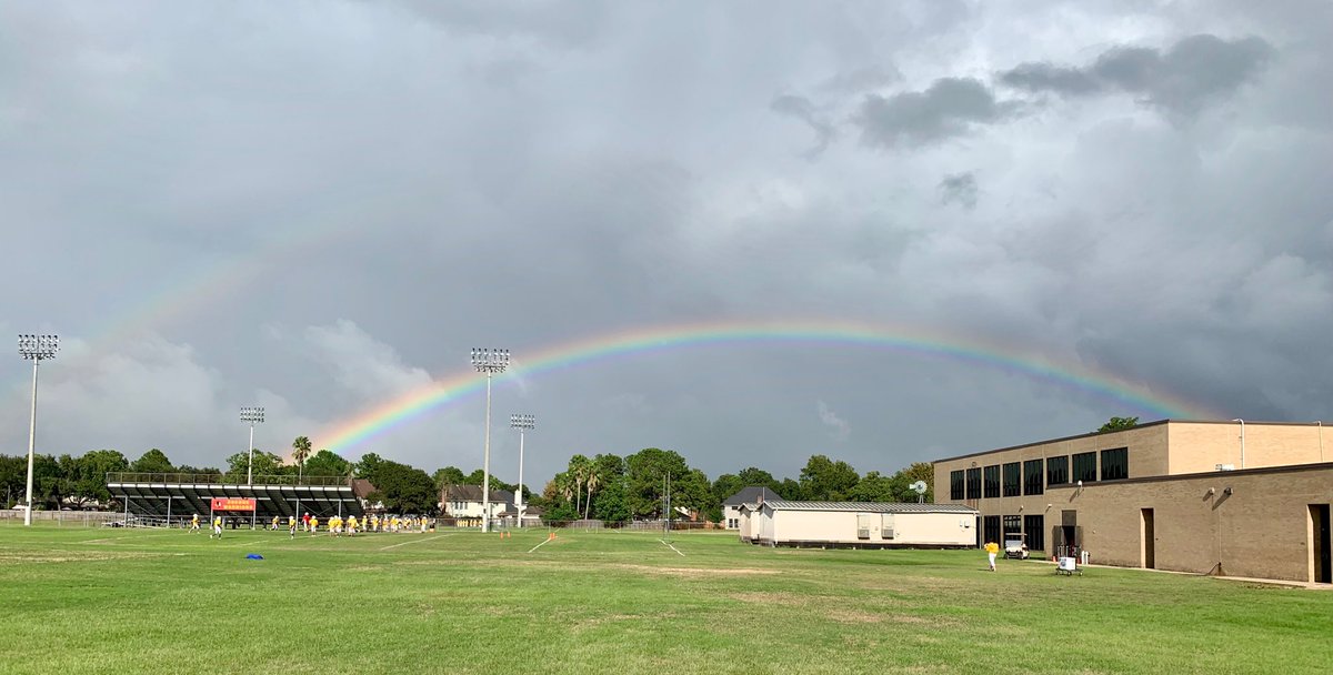ConnorKisd's tweet photo. Rainbow over our Doerre Warriors.  ⁦@DoerreKISD⁩ https://t.co/GbikswMwqa
