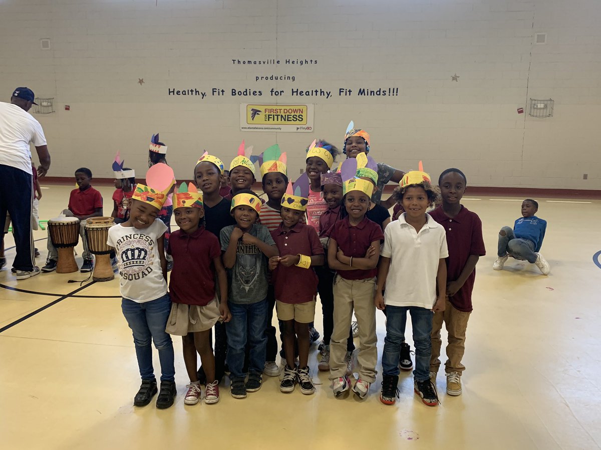 MsMcDanielTHES's tweet photo. My babies celebrating Hispanic heritage month today.  @soyliriano1 https://t.co/66UeU2VMDM