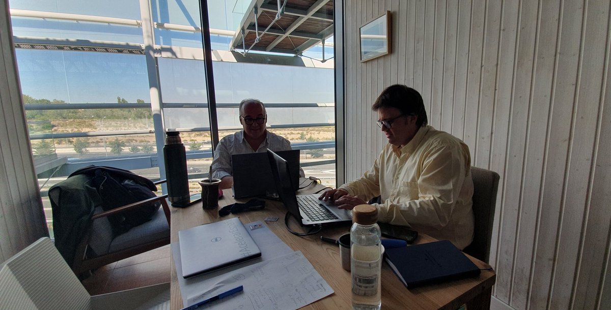 AcelerarStartup's tweet photo. Qué rápido pasó la primer semana de #AcelerarEspaña con el foco puesto en el funnel de ventas de @iantechnet #ImPacking y @vusecurity. Un paso clave donde founders y equipos buscamos calibrar la mejor estrategia de internacionalización para salir al mercado español https://t.co/ZFfCPqAJ2u