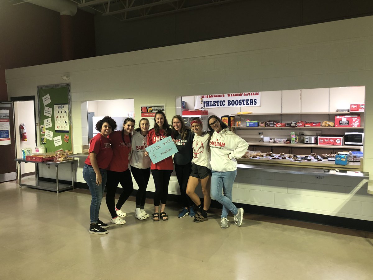 EHSCouncil's tweet photo. The Cardinal Cookout has begun!! Come on over to the school commons for som grub! #cardinalcookout #cards #stuco #ehsstuco https://t.co/dUAqremG7S
