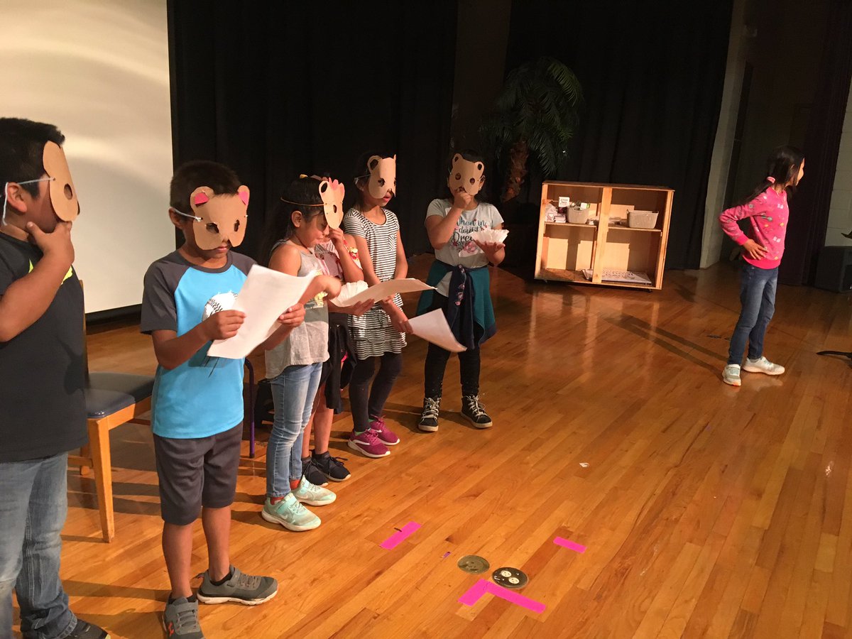 MrsCherryEL's tweet photo. Reader’s Theater in action!
It was the students’ idea to make their own masks! 😍 #buildingfluencyandprosody https://t.co/o5kHQ6fLvU