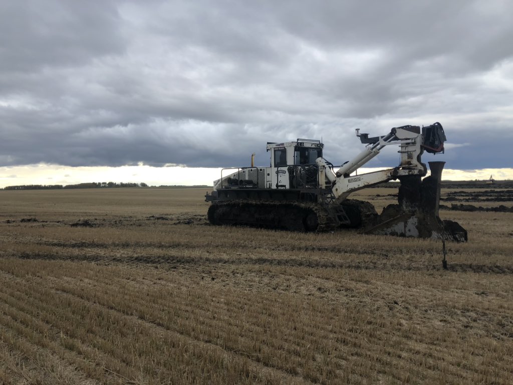 yachtclubmatty's tweet photo. I was really starting to miss shoveling tracks... said no one ever! #tile19 rolls on #mud19 https://t.co/ave0xbhW4b