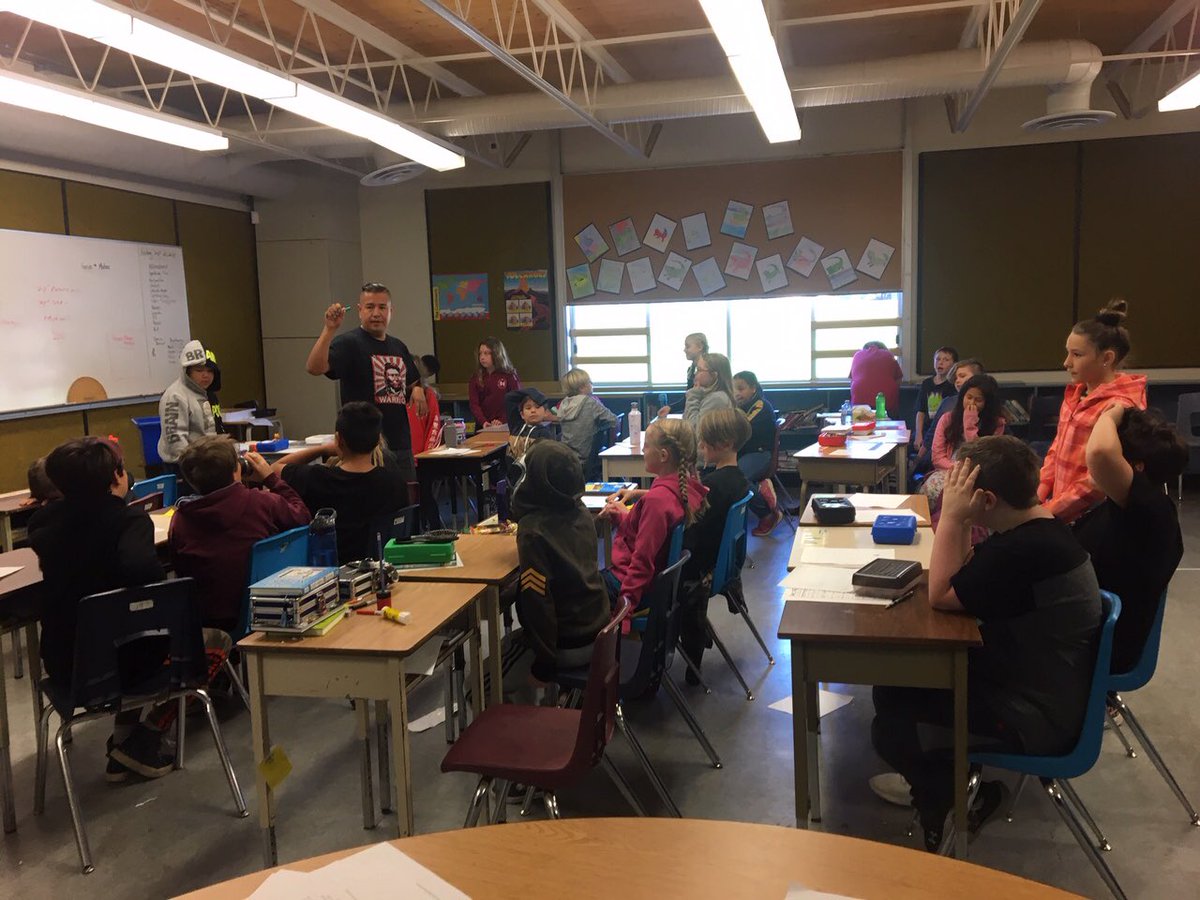 rockcity_school's tweet photo. Division 12 students from @cpjohnson88 class enjoying a great Hul’q’umi’num learning session with Adam Manson! https://t.co/3YlkDC55i0