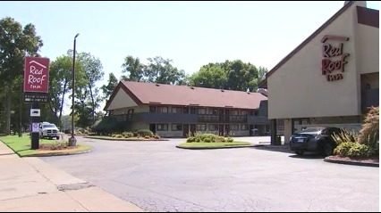 FOX13Memphis's tweet photo. Another Memphis business has been shut down because of numerous complaints. The Red Roof Inn is closed after police responded there nearly 150 times. #FOX13 reporter @SiobhanRileyTV explains the investigation that shows a pattern of illegal drug activity. Tune in at 5:30. https://t.co/Y8I3reKQT8