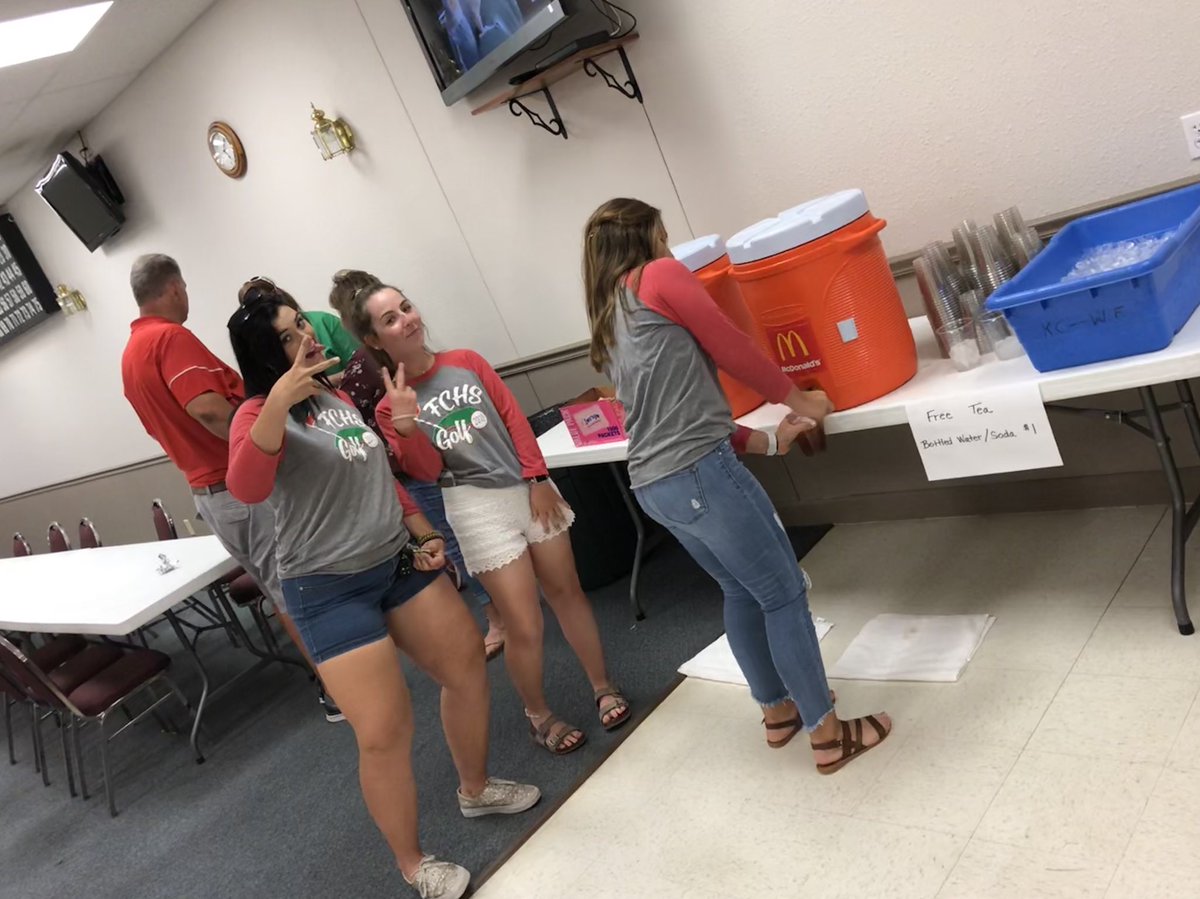 I guess <a href="/GabrialMatison/">Mati</a> wins the public service award. 🏆 Good thing @ash1eypaige and <a href="/Mac2272/">mac227</a> are better at golfing than filling drinks!