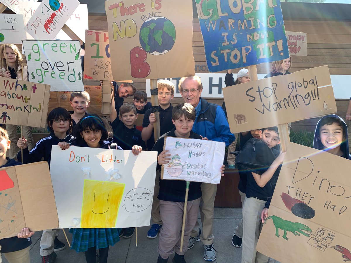 Glad to join today with Sergio Barbosa, vIce -principal, and students from ⁦<a href="/alcuincollege/">Alcuin College</a>⁩ as they demonstrated at City Hall to raise awareness about their concerns about our environment and the World Climate Crisis.  
⁦<a href="/CityOfNorthVan/">City of North Vancouver</a>⁩ #WorldClimateCrisis