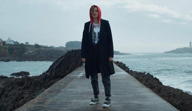 demonicfries's tweet photo. CAN WE ALL HAVE A MOMENT OF SILENCE AND APPRECIATE VICTOIRE DU BOIS AND HER ABILITY TO MAKE ME GAY FOR HER #Mariannenetflix https://t.co/2jva8aGSkN
