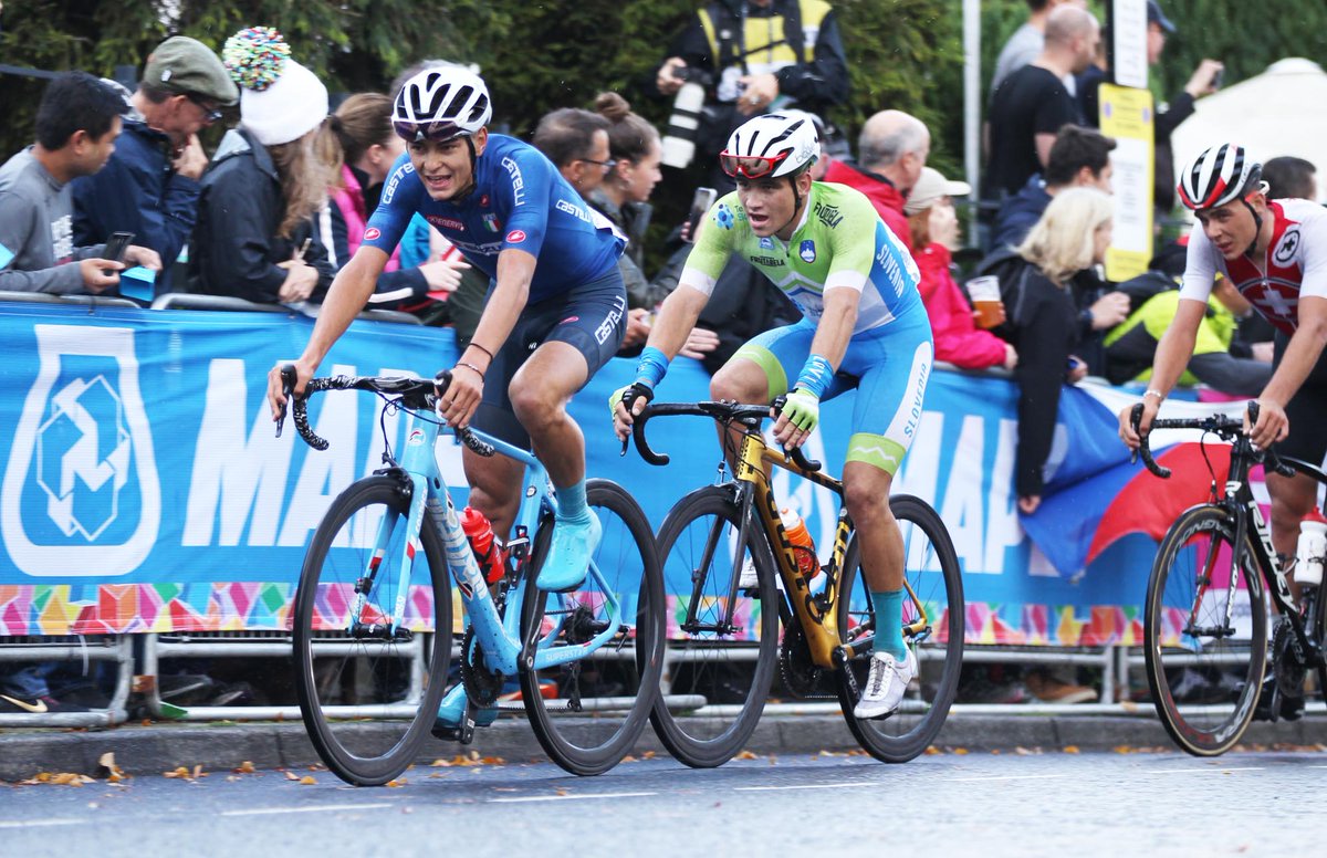 bikenewsPhoto's tweet photo. Alessandro Covi, in fuga al Mondiale. L’Italia è campione del mondo U23 con Battistella #Yorkshire2019 @Yorkshire2019 #teamcolpack @teamcolpack #cyclingnews @bikenewsPhoto #ciclismomondiale #bikenews #ciclismogiovanile https://t.co/BW8TEeoINe https://t.co/9RD1DCQLsE