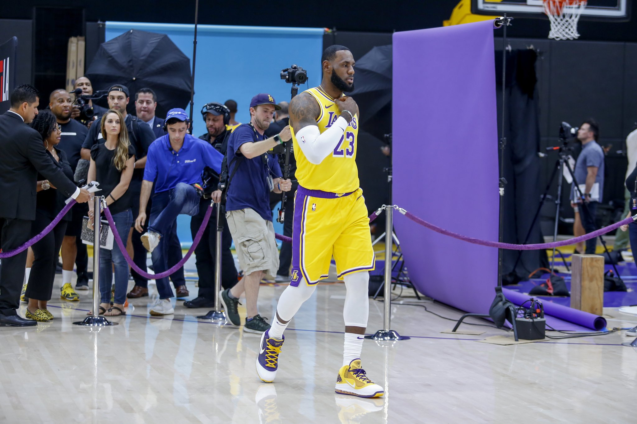 B R Kicks on X Year 17. KingJames with the Lakeshow Nike LeBron 7. We need a release date. https t v7IzZXGpsV X