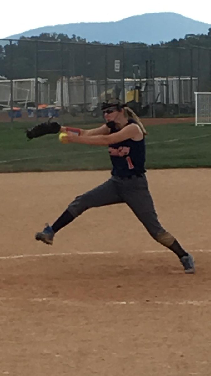 beachlifefive's tweet image. This kid amazes me daily.. #leftypitcher #pitcher #softballlife