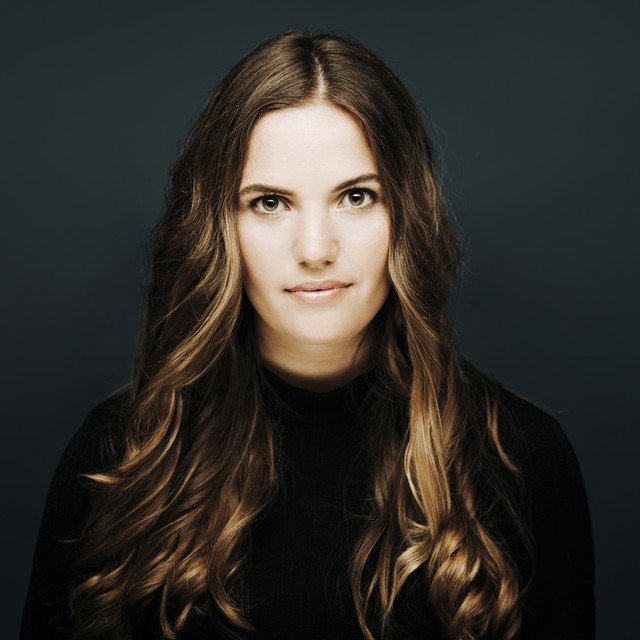 Pwm 9月17日にピックアップしたスペインの女性シンガー サンドラ バティスタ Sandra Bautista のアルバム Trapezista 19年 がリリース 爽やかなサルサっぽい男女デュエット曲 Canta El Cuco が好きでしたね ジャケットも素敵 T Co