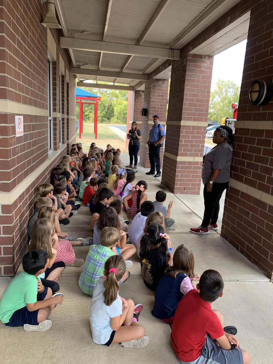 The Smyrna Fire Department visited 1st grade today!