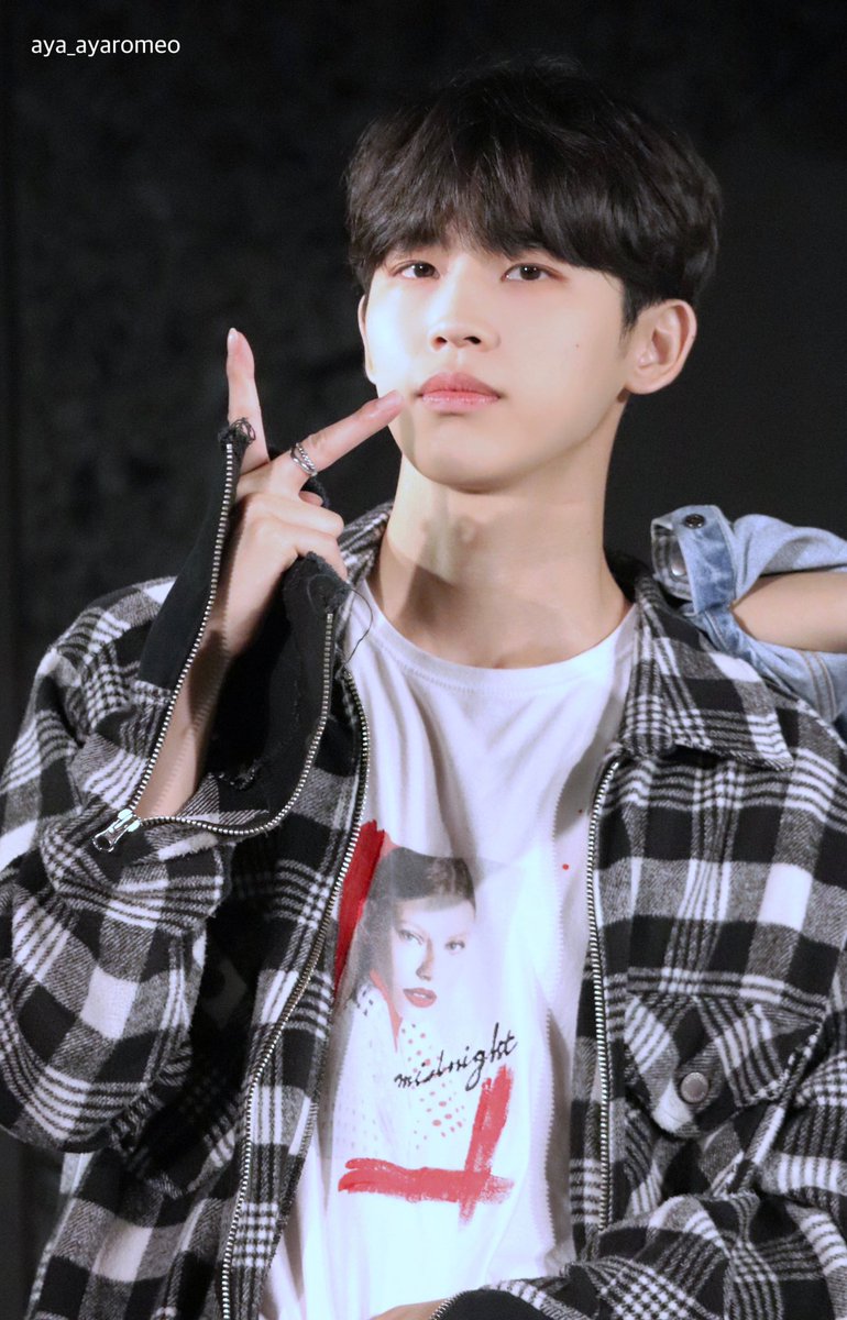 aya_ayaromeo's tweet photo. 190927 Tokyo live  1부

 오랜만에 만나서 기뻤어요💘

#ROMEO #로미오 #민성 #민휘 #ミンソン
@teamct_romeo https://t.co/I06AiPRUmk