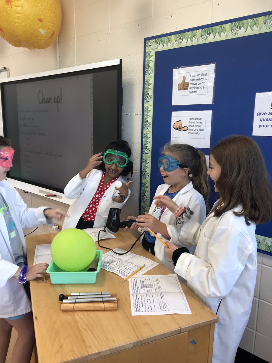 DiscoveryLabPOB's tweet photo. Does force have direction and strength? #grade4  #MrGivargidze #MsMarino   @sgrayPOB @KSeidel23 @POBSchools https://t.co/NAfHlB726w
