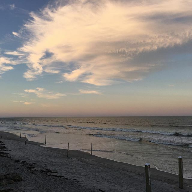 DaytonaRentals's tweet photo. #beach #sunset #waves #florida #visitfl #maketime #wideopenfun #vrbo #beachhouse #beachpics #daytonabeach #saltlife🎣 #booknow‼️ #beauty #seasthedayfl #seasthedayflorida #hashtag https://t.co/PpfKyU56Xj https://t.co/cKISNUFtca