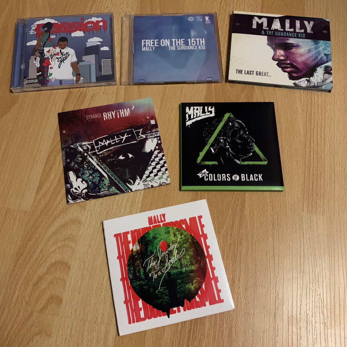 j4y_n's tweet photo. Big shoutout to @MaLLy for the #realmusic #thejourneytoasmile https://t.co/mEEa8M1Rbr