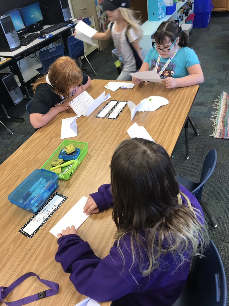 Miss_Bennett3's tweet photo. Mail time!! Who knew being pen-pals with our own classmates could be so great?!  One student was moved to tears because of the sweet letter she received ❤️ #eastviewpride #fcscspartanpride https://t.co/sYiboqC6qT