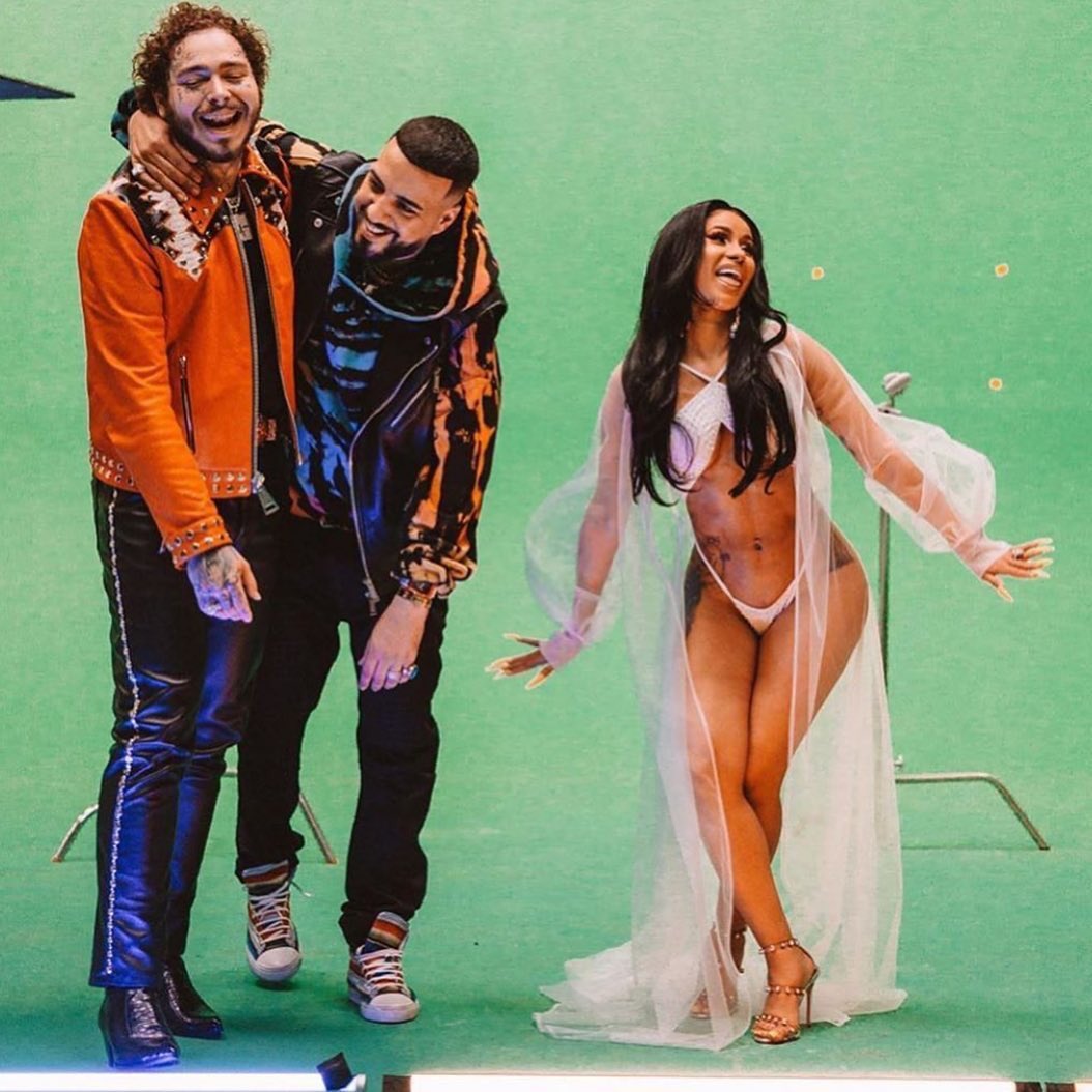 iamcardib's tweet photo. Writing on the wall out now French ,Post Malone ft Me 🔥🔥🔥🔥🔥 https://t.co/RcZAjpWtWv