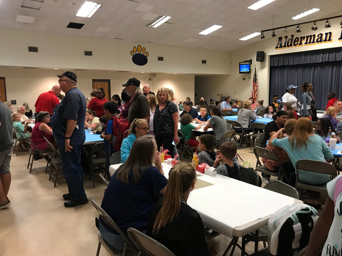 bears_rd's tweet photo. Enjoying moments and doughnuts with our grandparents this week . @CCSElemEd https://t.co/ofkkzpgxbp