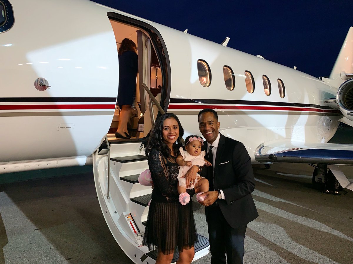JackieOrozco27's tweet photo. Baby’s 1st gala! Supporting the homeless families foundation #HopeTakesFlight #HTF19 https://t.co/tBHrzCFREJ