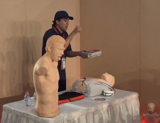 DRNorghlbi's tweet photo. Interactive attendees with BLS instructors.                    @WorldHeartDayJ    @HeartCPR @AHAScience @American_Heart @KFAFHCards @Faculty_Med_KAU @KfafhP @LearntheHeart #WorldHeartDay2019 @dr_abukhudair https://t.co/mTNPEl0qpP
