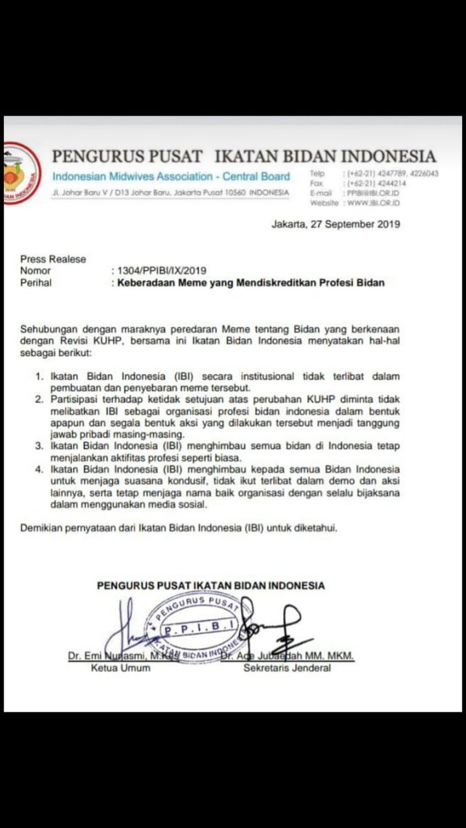 arikriuh's tweet photo. Pak Pengurus. Meme itu satire. Pragmatik berdasarkan konteks.
Jangan polos-polos ah.
#SaveBidan https://t.co/DRNIDDlhFG