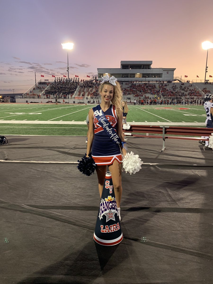 Congratulations to our Cheerleader of the Week Laira Coulter!! She always has a positive attitude and got her STANDING TUCK this week! 💙💙
