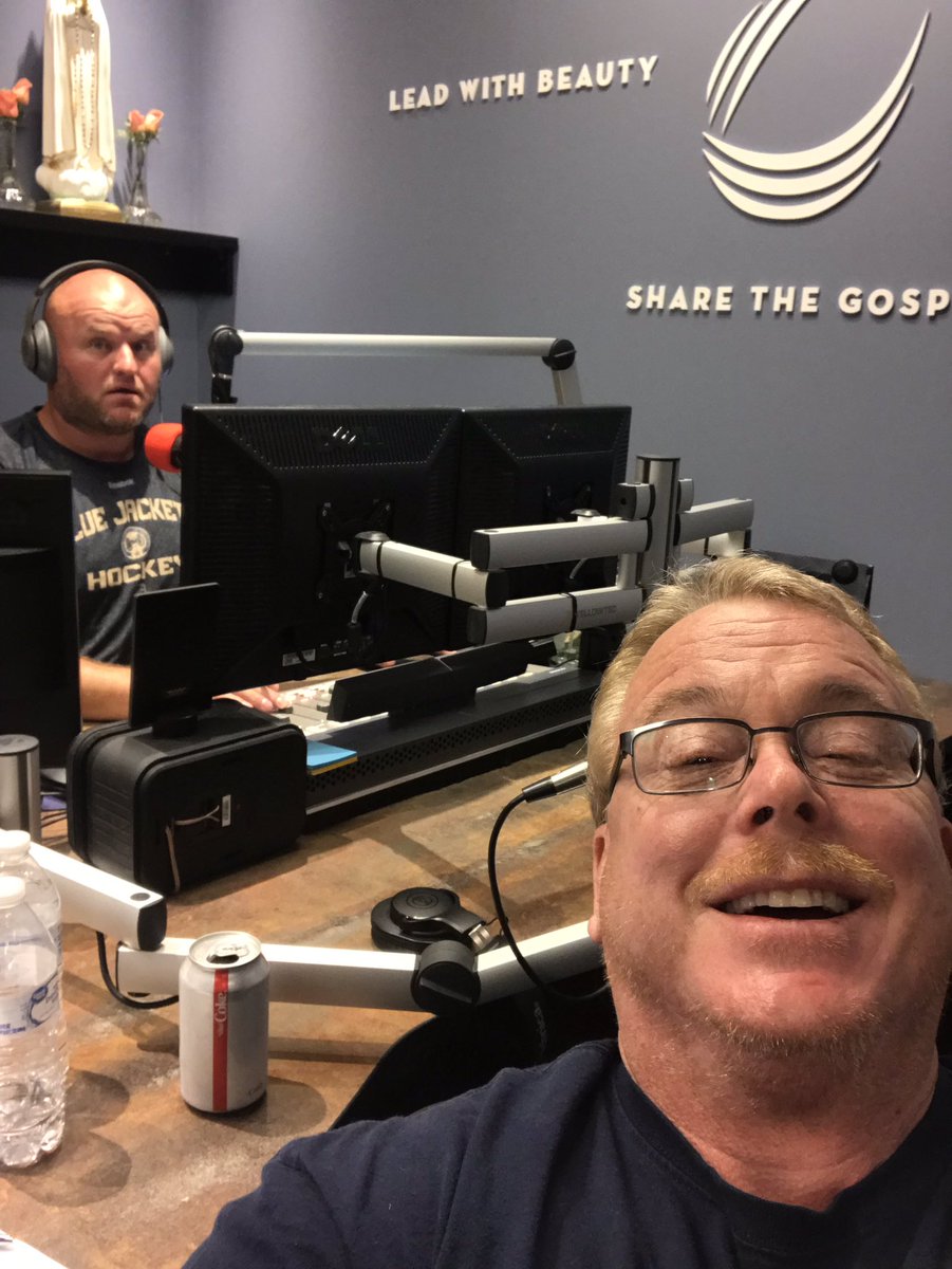 lee_cochran15's tweet photo. After an abbreviated show last week, we are on pace for a long show tonight. Gonna be fun. Join @ShakeNBaker21 and me on the AM820 Scoreboard Show. @AM820scoreboard https://t.co/Ei28yQVf0F