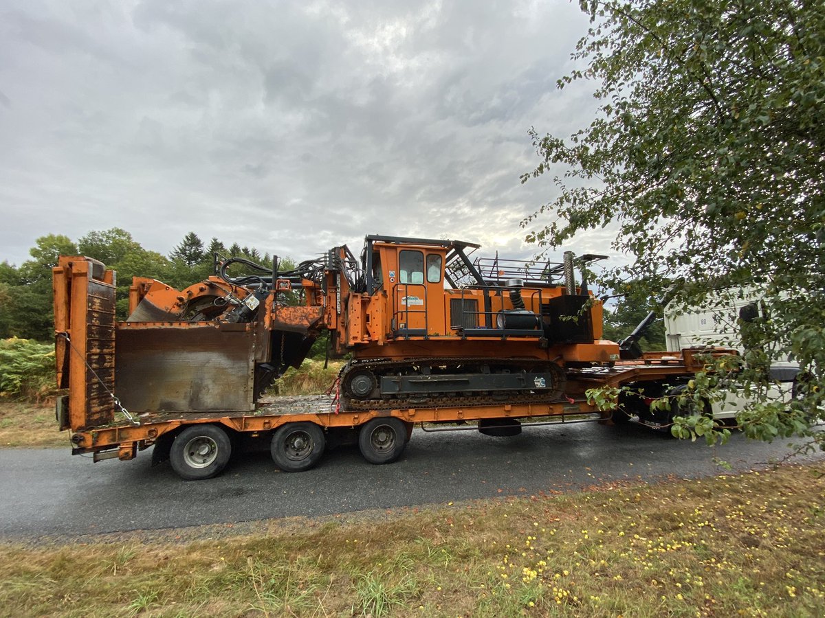 benoit8715's tweet photo. Part3: Operation GC grandes longueurs pour du deploiement #ftth en Creuse. Aux grands besoins les grands moyens. Merci à nos partenaires @GroupeScopelec @Pasquier pour la qualité de leur travail.👍🏼🤙🏼💪🏻👊🏼 #Gcgl 
@olivierdefosse @Aupetit_Franck @ThomViv @CourivaudL https://t.co/KqroPn43rF