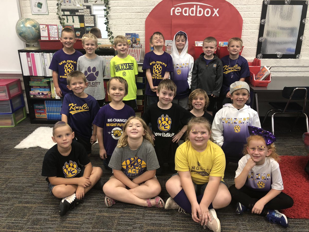 Mrs_Maberry's tweet photo. Homecoming 2019! #dressupdays #KCErocks https://t.co/tMTLGNClZ9