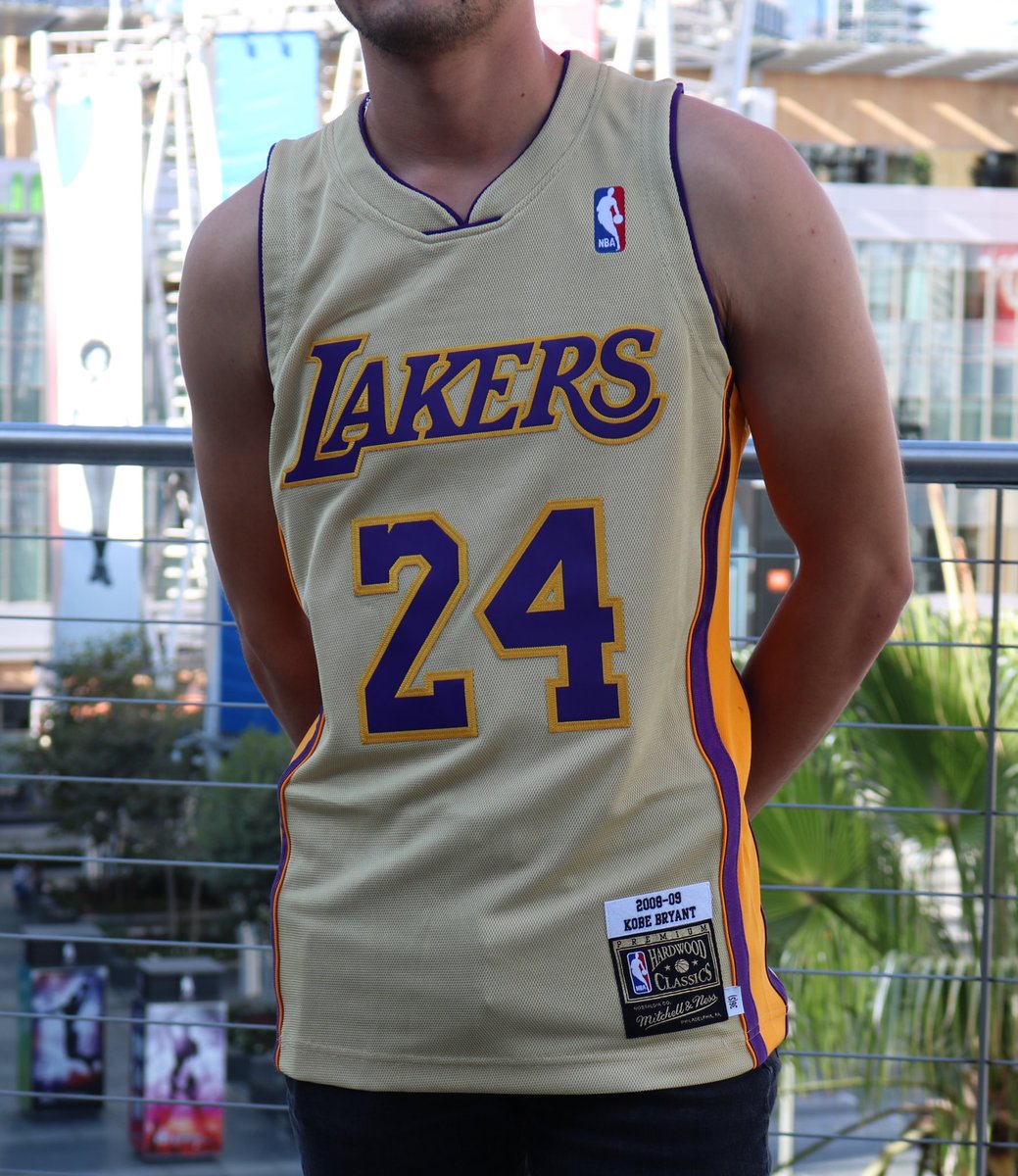 NBA Hardwood Classics, Kobe Bryant, Los Angeles Lakers.