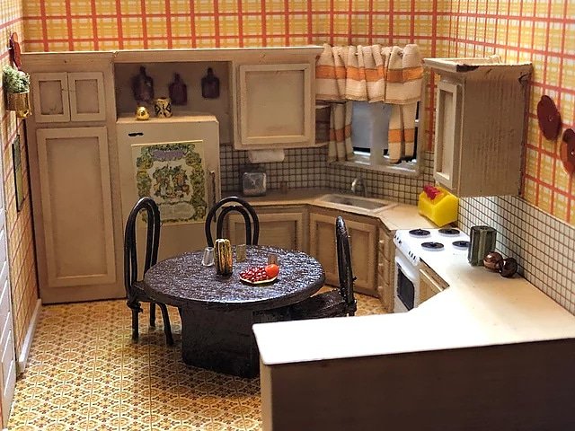 Three's Company kitchen from my @davidminiatures mini set diorama. Looks so real, but trust me, it's just a model ;) #threescompany #threescompanycollection #daviddesigns #davidminiatures #kitchen #70sdecor #kitchen #apartment #apartmentliving #kitchenapartment