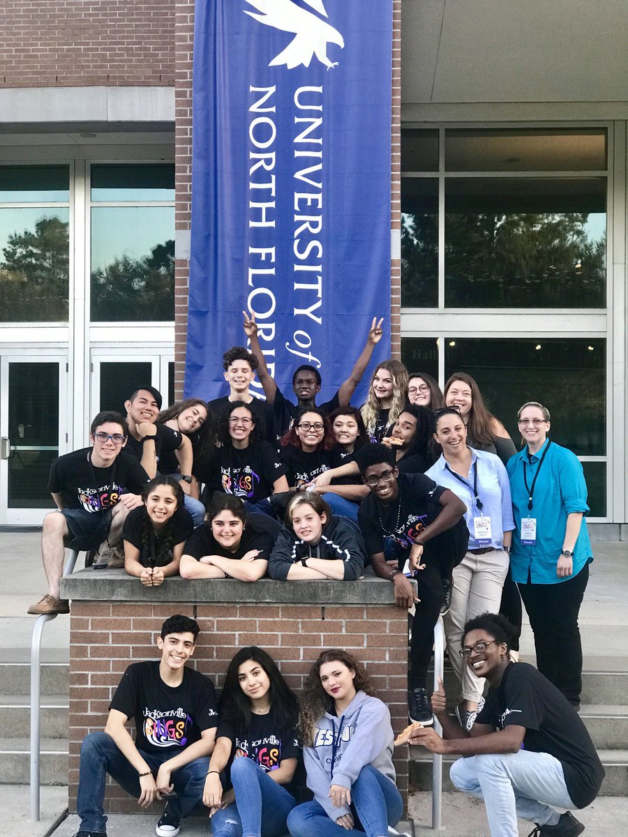 MsAgaoglu's tweet photo. UNF #jaxsings2019 Day 2: Chiefs are having so much fun with @westbocachoir and @RidgeChorus @SHSChiefsChorus @SantalucesHS @Prin_Robinson https://t.co/u8hNzbi8Bx