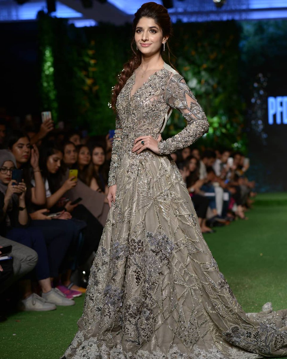 Stunner !! #MarwaHocane walks from #TayyabMoazzam at #PLBW19 
#pakcelebz #pakistaniDrama