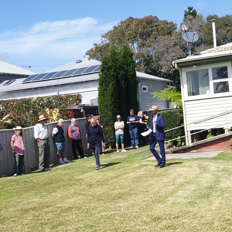 ReynoldsAuction's tweet photo. And a stop in Merewether on today's auction schedule for 58 Ridge Street - selling with the team at @WalkomRealEstat https://t.co/QEBq8zU5RR