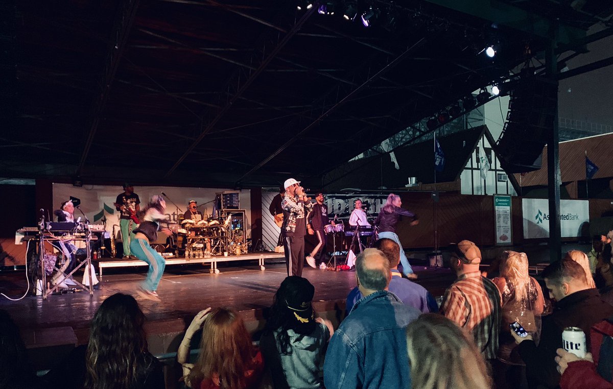957bigfm's tweet photo. Rain or shine @toowhitecrew brought the party to Harvest Fair tonight @wistatefair ! #toowhitecrew @toowhitecrew https://t.co/Aw4hXTlNqM