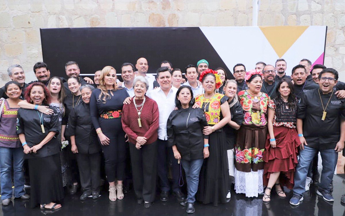 GobOax's tweet photo. El titular de la @SECTUR_GobOax, @JuanCRiveraC, inauguró en representación del Gdor. @alejandromurat el Festival @oaxaca_flavors; este encuentro promoverá experiencias de sabor para proyectar la cocina oaxaqueña a nivel internacional. https://t.co/cyjIsYwIRE