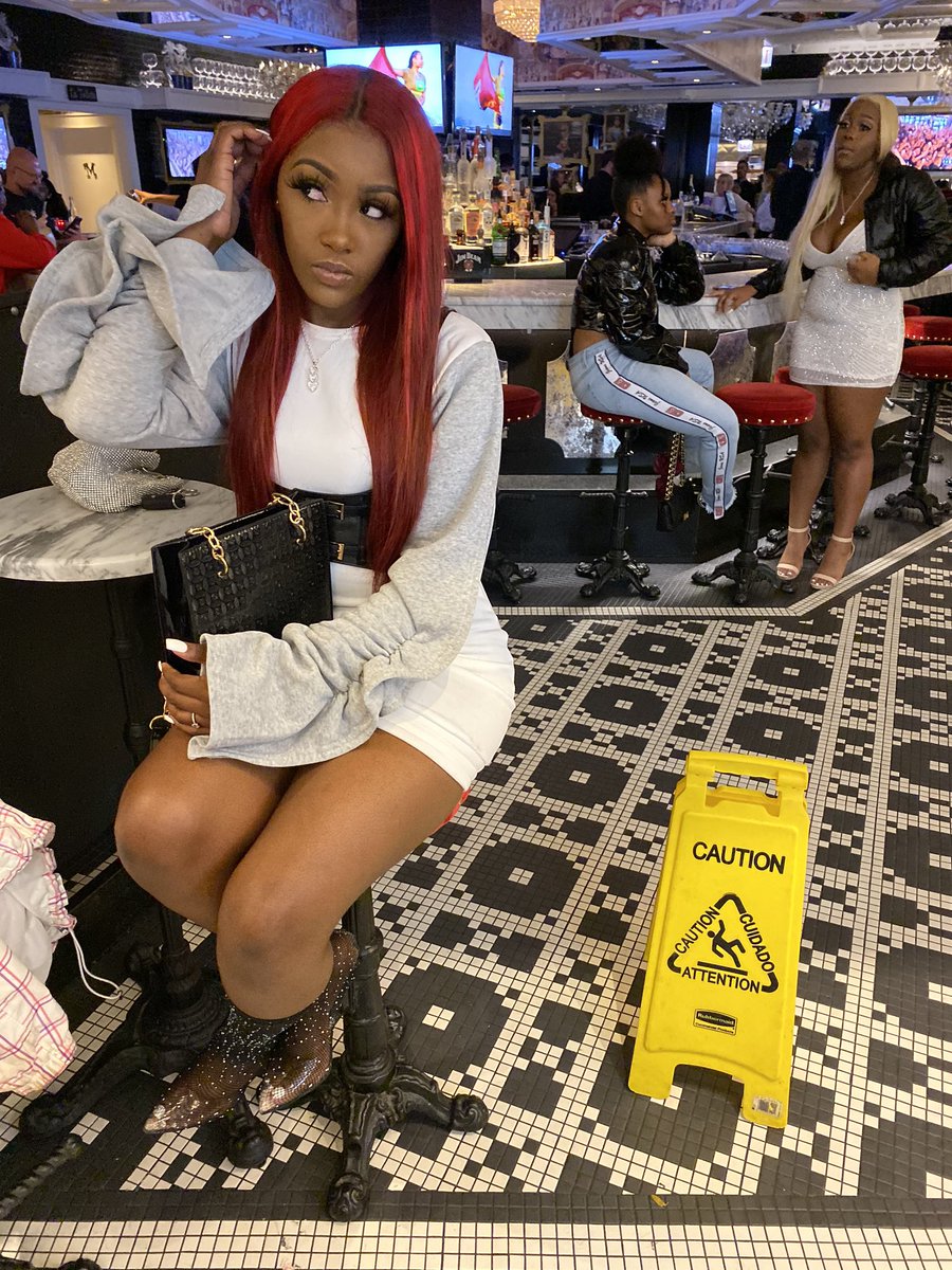 LmoneyLmoney1's tweet image. Bad bitch with alot of options🌹