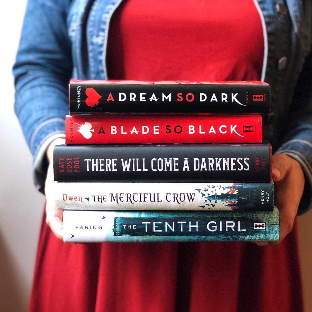 FierceReads's tweet photo. Today’s the day!!!
The Fall 2019 #FierceReadsTour starts NOW! 📚
Are we stopping at a bookstore near you? We recommend double checking: https://t.co/fmzrX8cHxi https://t.co/DlpQ3SoNeV