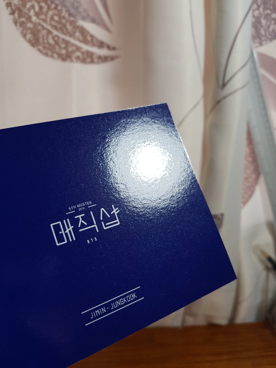 Very sharp and clear image. The blue back also has very tiny, tiny, silver specks and when you put it under light, the texture of the card is like this. Fake cards have a smooth texture and is just blue.