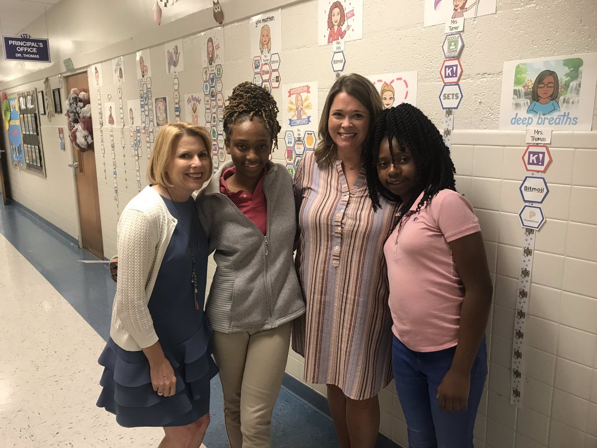 Scarlet Thomas tweet media