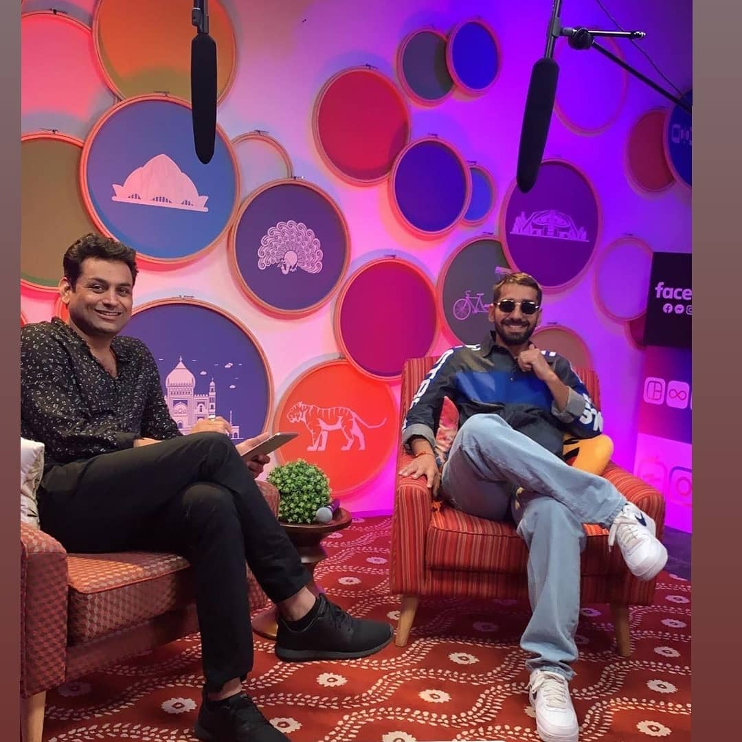rjvellarocky's tweet photo. Live from facebook headquarters with @manindarbuttar  #sakhiyan #iktera  #vellapanti #vellarocky #redrm #bajaateraho https://t.co/x8glEO8N5o