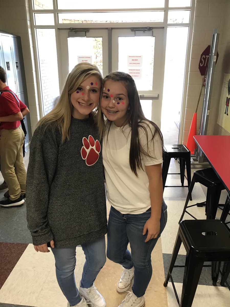 ausmms's tweet photo. Game days are the best days at @MunfordMiddleAL #empoweredmms @TCBOE @BlairKSteffens https://t.co/ZgwJWp7GSB