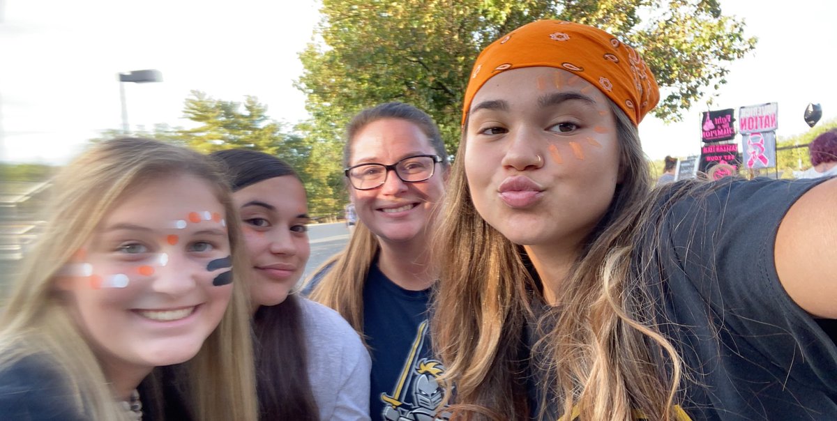 Carey Schuler (@ibmsschuler) on Twitter photo Hanging with some MRMS alumni at the ET homecoming game tonight! Hard to believe they’re in high school now! <a href="/MRMSlions/">Middle River Middle</a> #theygrowupsofast #IBmrms Hanging with some MRMS alumni at the ET homecoming game tonight! Hard to believe they’re in high school now! <a href="/MRMSlions/">Middle River Middle</a> #theygrowupsofast #IBmrms