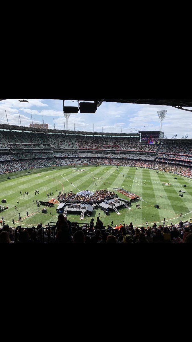 Please just be a close game. #eitherway